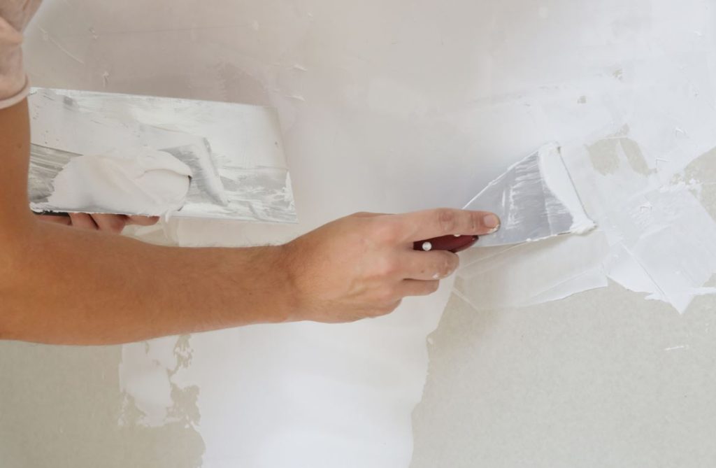 Enduire un mur